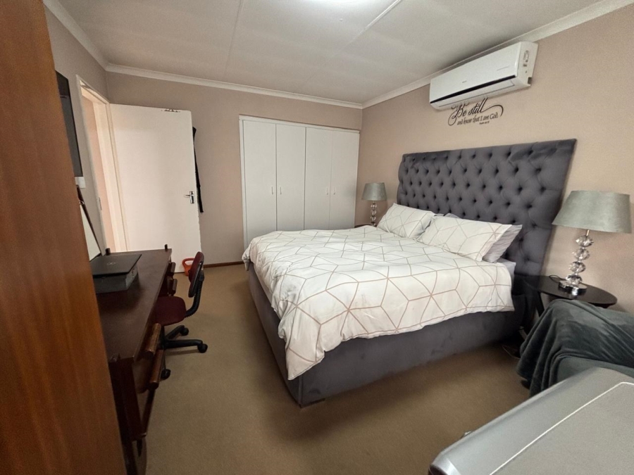 2 Bedroom Property for Sale in Kibler Park Gauteng