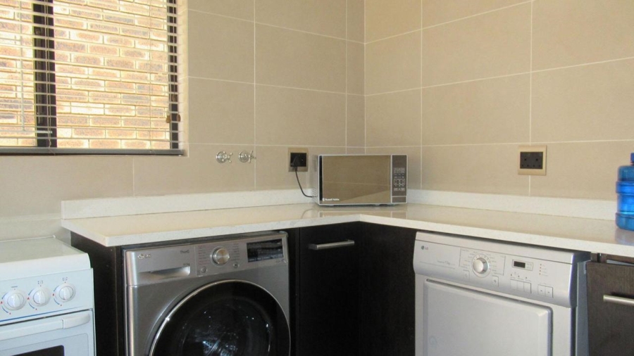 3 Bedroom Property for Sale in Glenvista Gauteng
