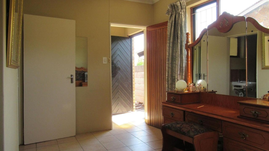 3 Bedroom Property for Sale in Glenvista Gauteng