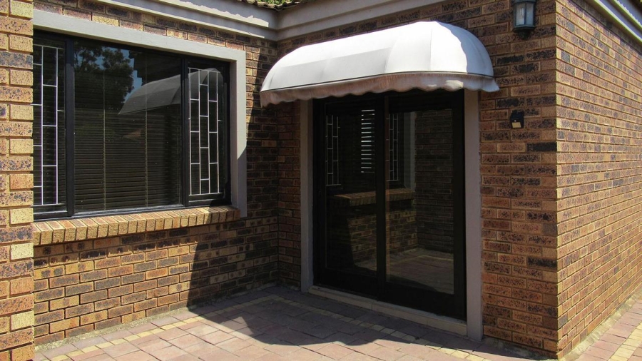 3 Bedroom Property for Sale in Glenvista Gauteng