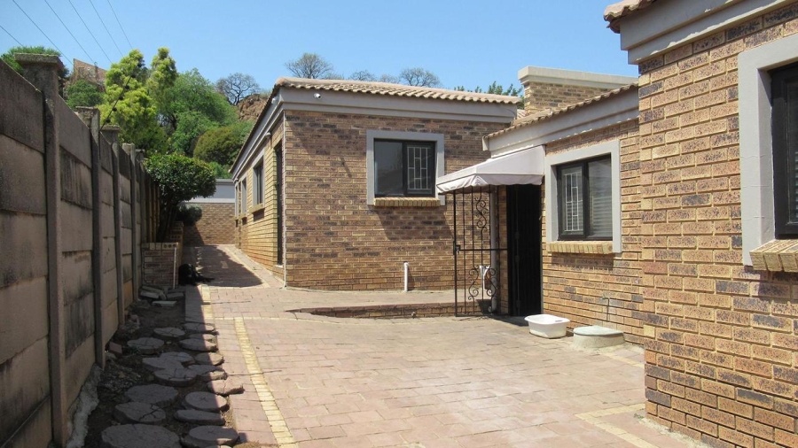 3 Bedroom Property for Sale in Glenvista Gauteng