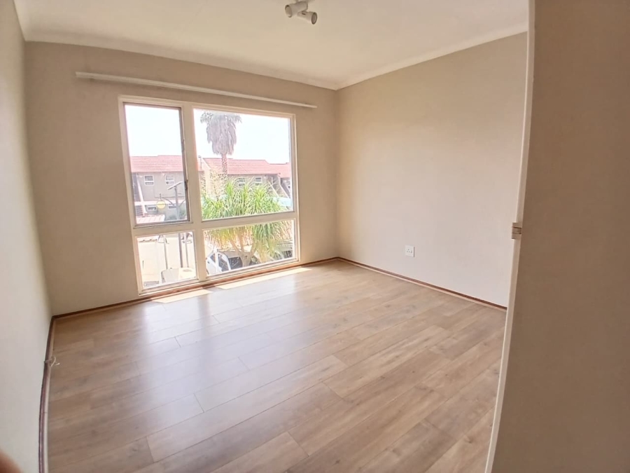 2 Bedroom Property for Sale in South Crest Gauteng