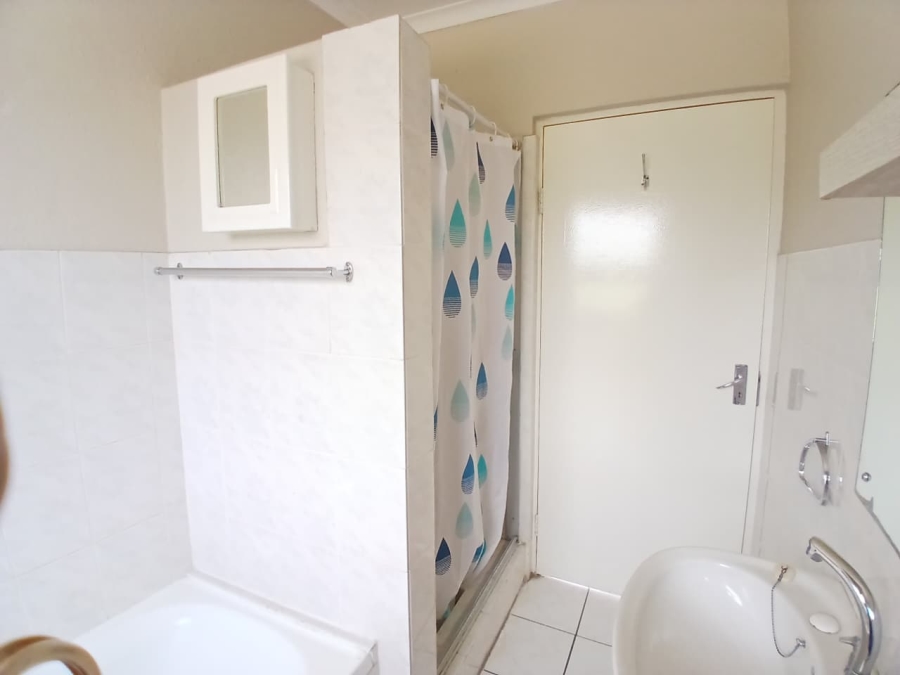 2 Bedroom Property for Sale in South Crest Gauteng