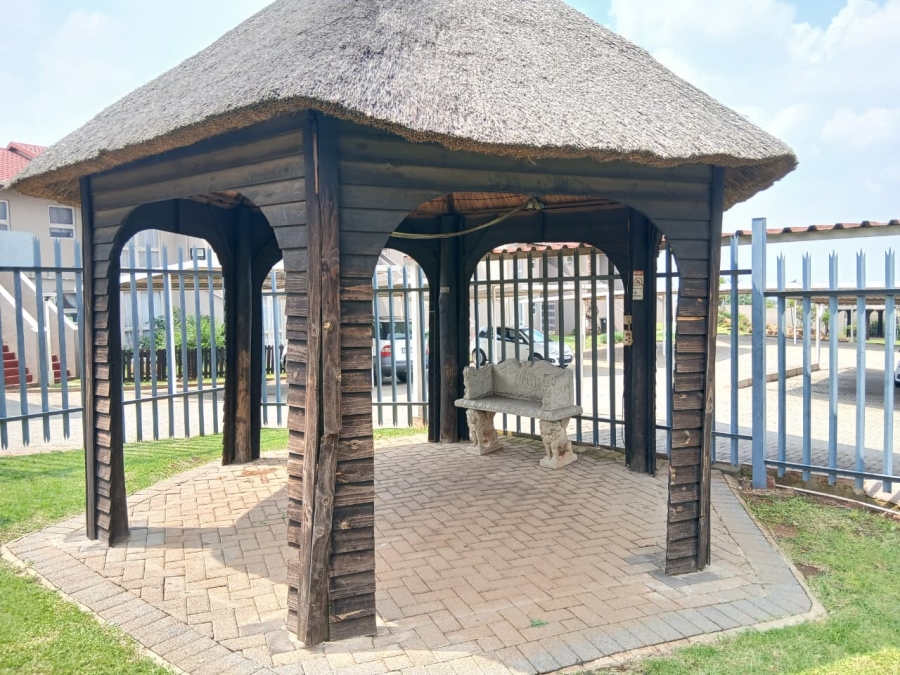 2 Bedroom Property for Sale in South Crest Gauteng
