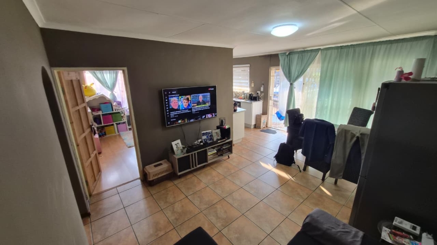 To Let 2 Bedroom Property for Rent in Brackenhurst Gauteng