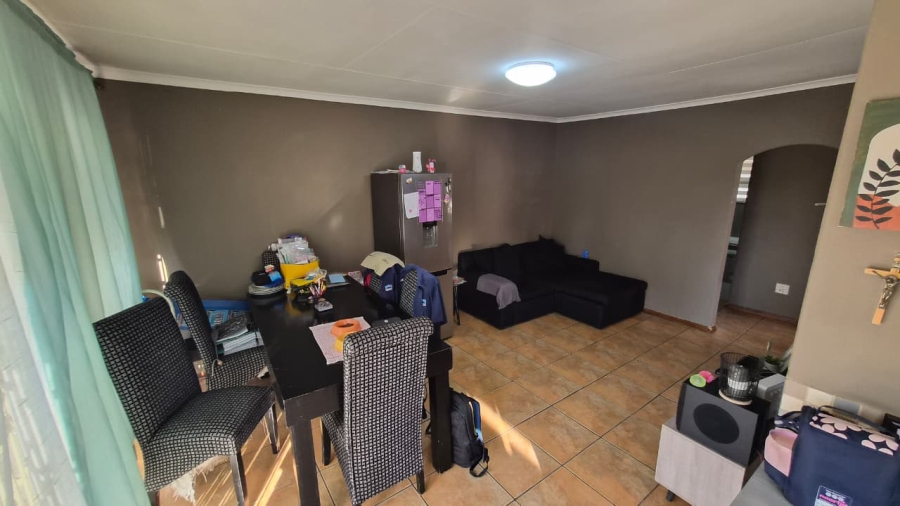 To Let 2 Bedroom Property for Rent in Brackenhurst Gauteng