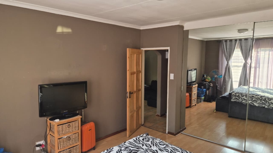 To Let 2 Bedroom Property for Rent in Brackenhurst Gauteng