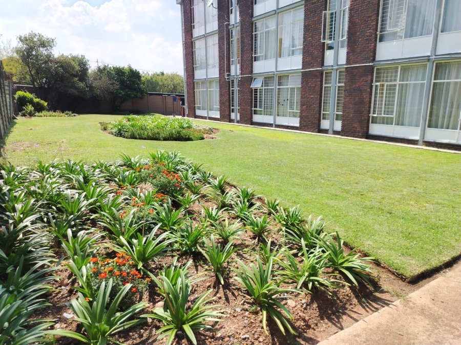 2 Bedroom Property for Sale in South Crest Gauteng