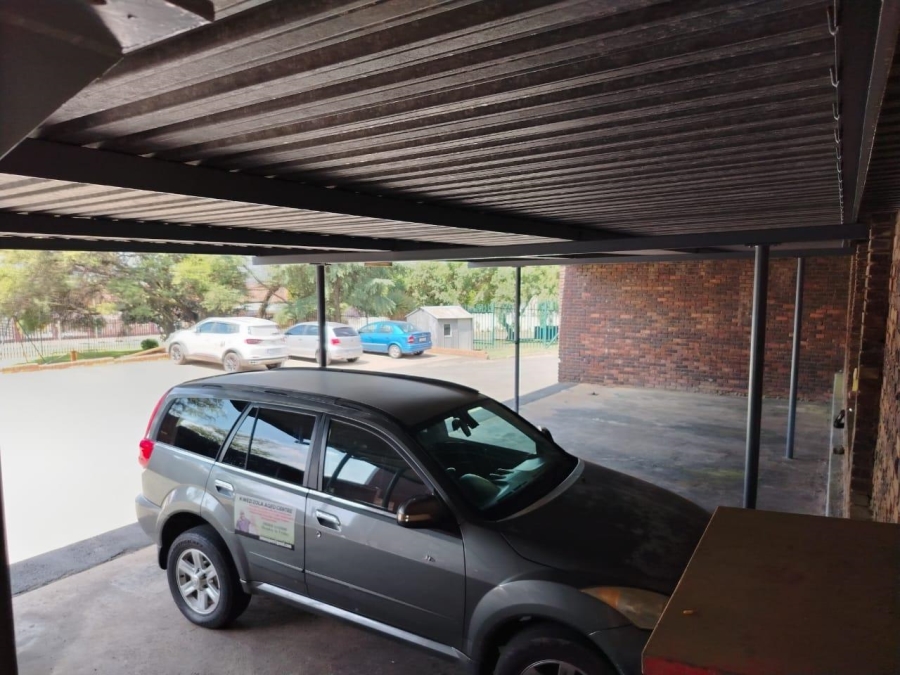 2 Bedroom Property for Sale in South Crest Gauteng