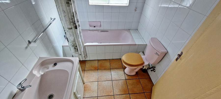 2 Bedroom Property for Sale in Verwoerdpark Gauteng