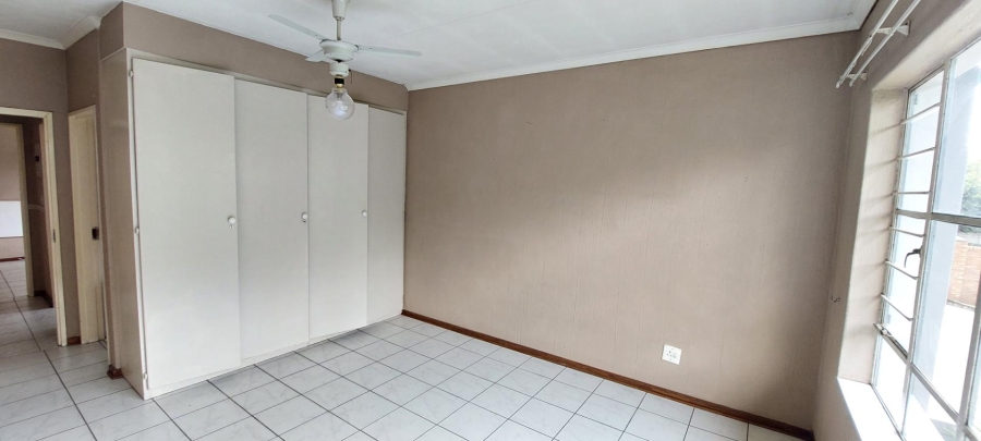 2 Bedroom Property for Sale in Verwoerdpark Gauteng