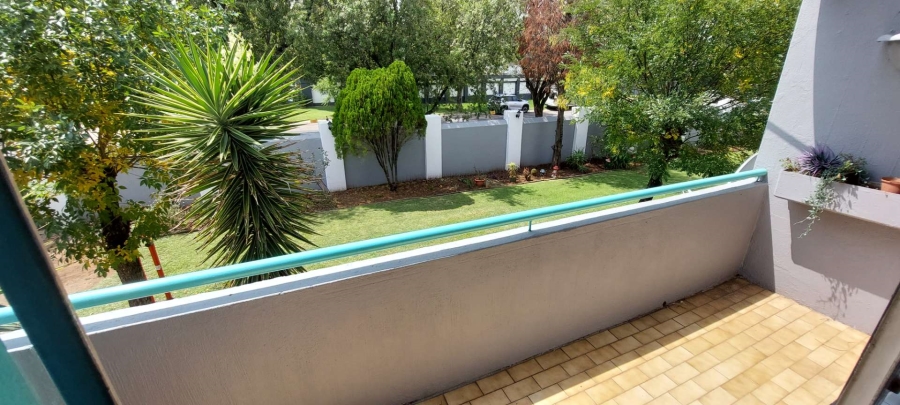 2 Bedroom Property for Sale in Verwoerdpark Gauteng