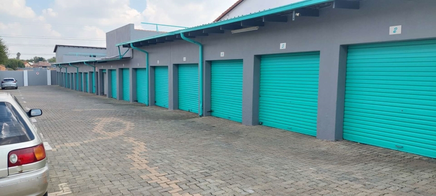 2 Bedroom Property for Sale in Verwoerdpark Gauteng