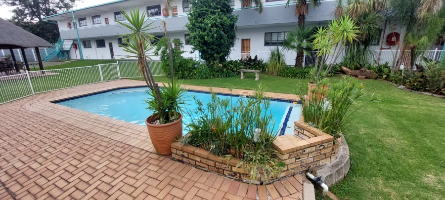2 Bedroom Property for Sale in Verwoerdpark Gauteng