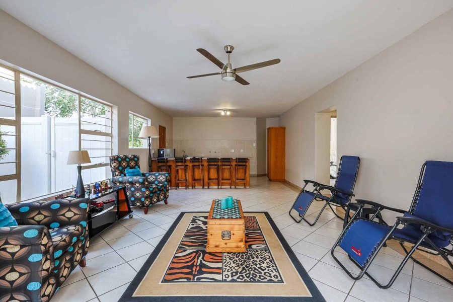 5 Bedroom Property for Sale in Faerie Glen Gauteng