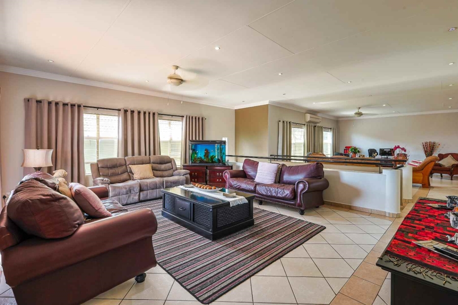 5 Bedroom Property for Sale in Faerie Glen Gauteng