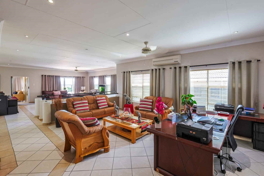 5 Bedroom Property for Sale in Faerie Glen Gauteng