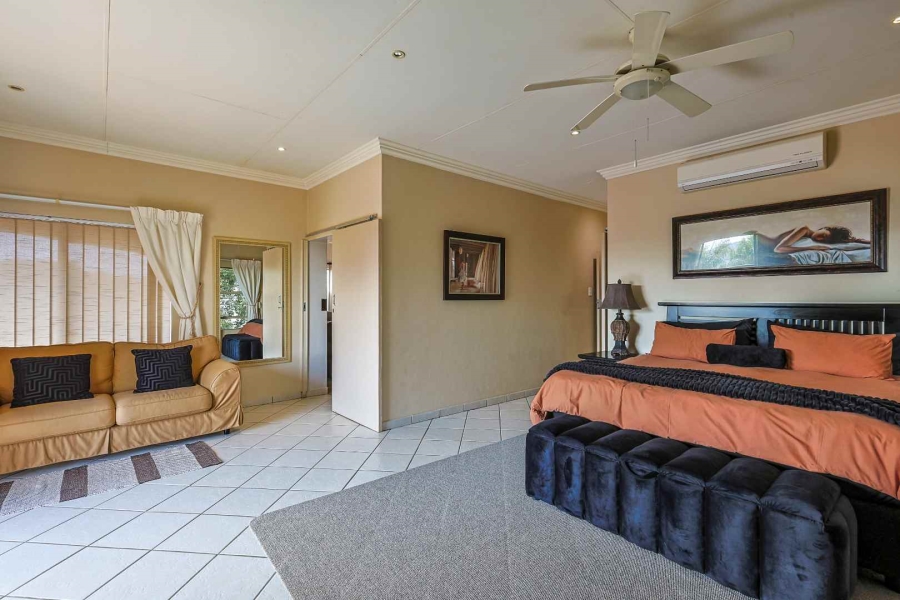 5 Bedroom Property for Sale in Faerie Glen Gauteng