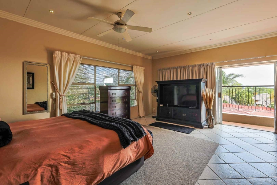 5 Bedroom Property for Sale in Faerie Glen Gauteng