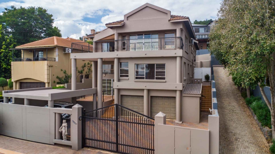 5 Bedroom Property for Sale in Faerie Glen Gauteng