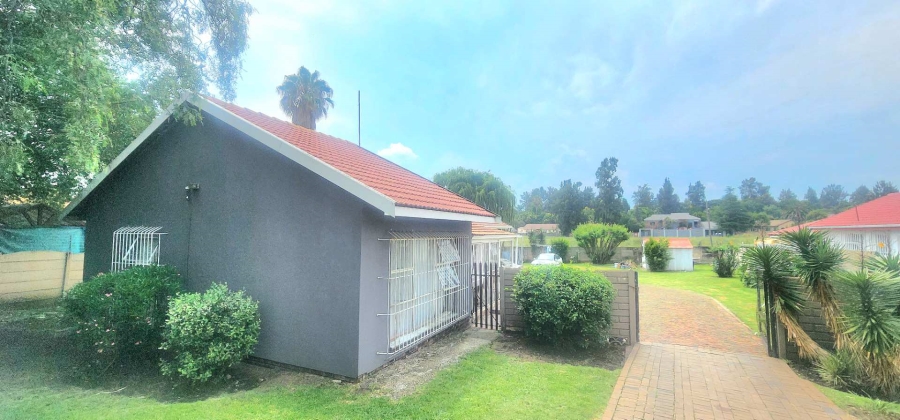 3 Bedroom Property for Sale in Brackendowns Gauteng