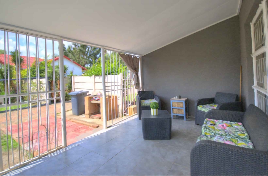 3 Bedroom Property for Sale in Brackendowns Gauteng