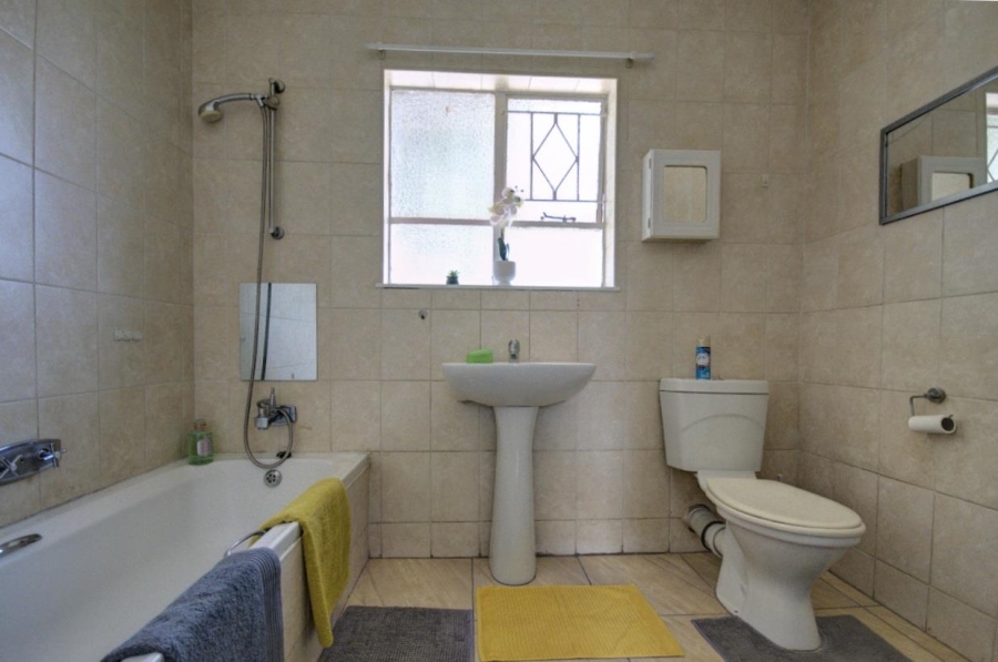 3 Bedroom Property for Sale in Brackendowns Gauteng