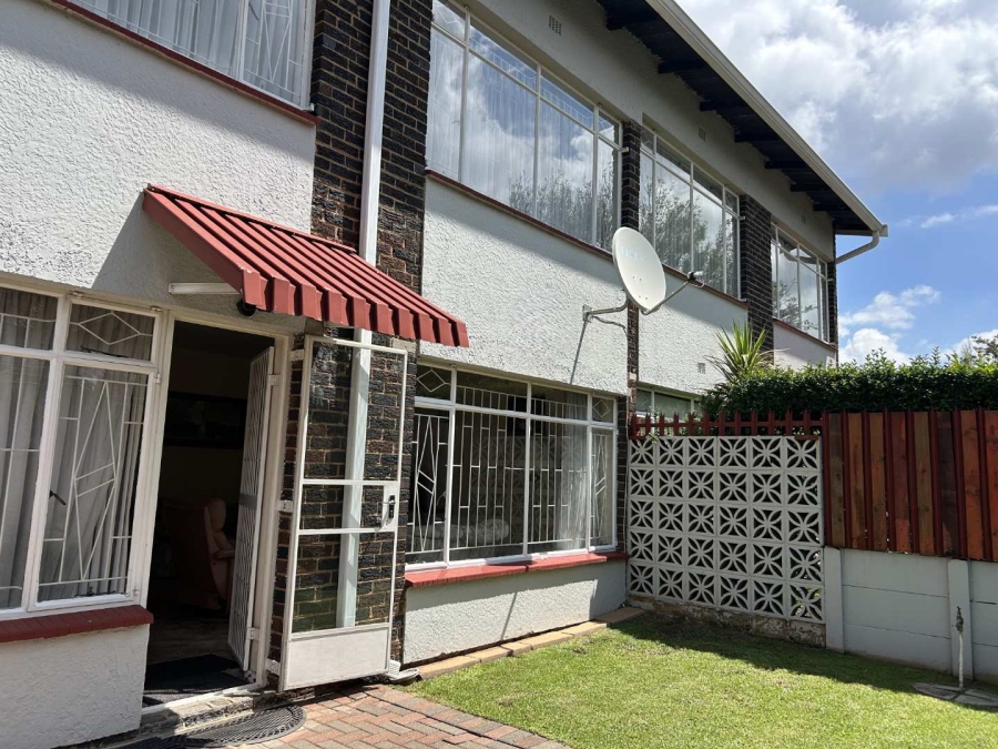 2 Bedroom Property for Sale in Farrarmere Gauteng