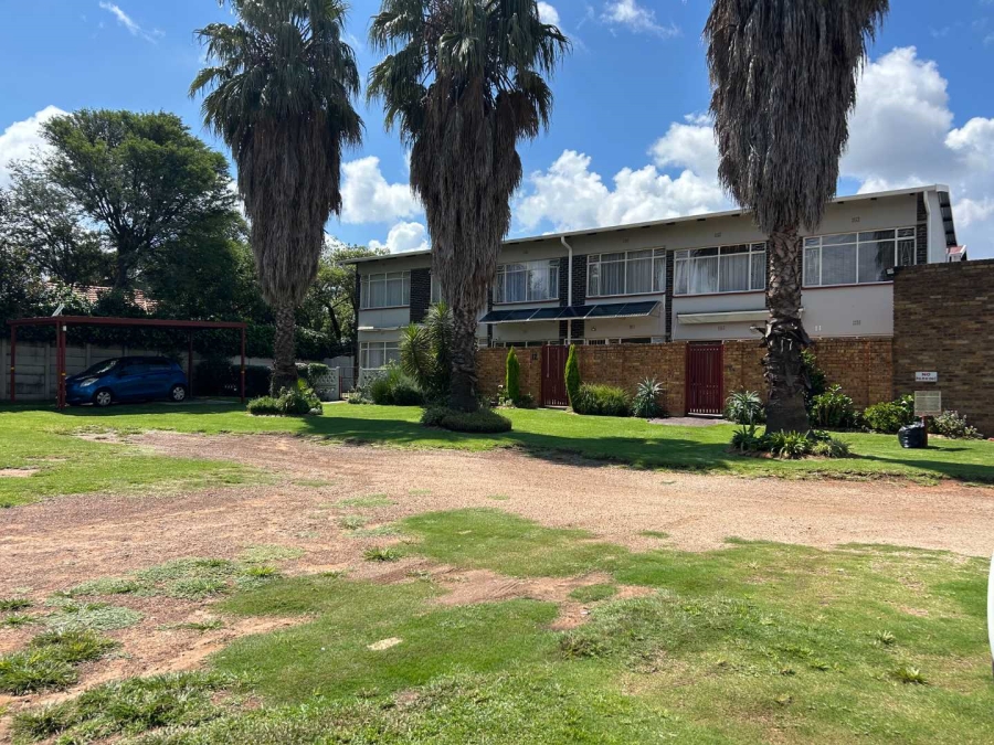 2 Bedroom Property for Sale in Farrarmere Gauteng