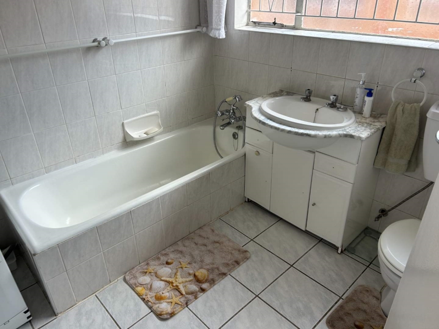 2 Bedroom Property for Sale in Farrarmere Gauteng