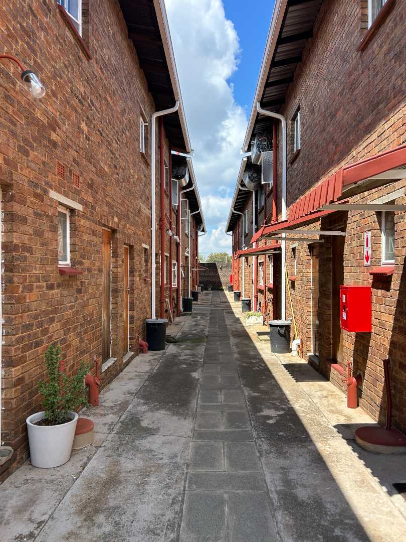 2 Bedroom Property for Sale in Farrarmere Gauteng