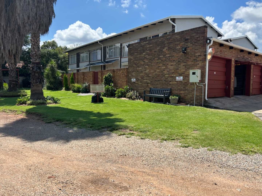 2 Bedroom Property for Sale in Farrarmere Gauteng