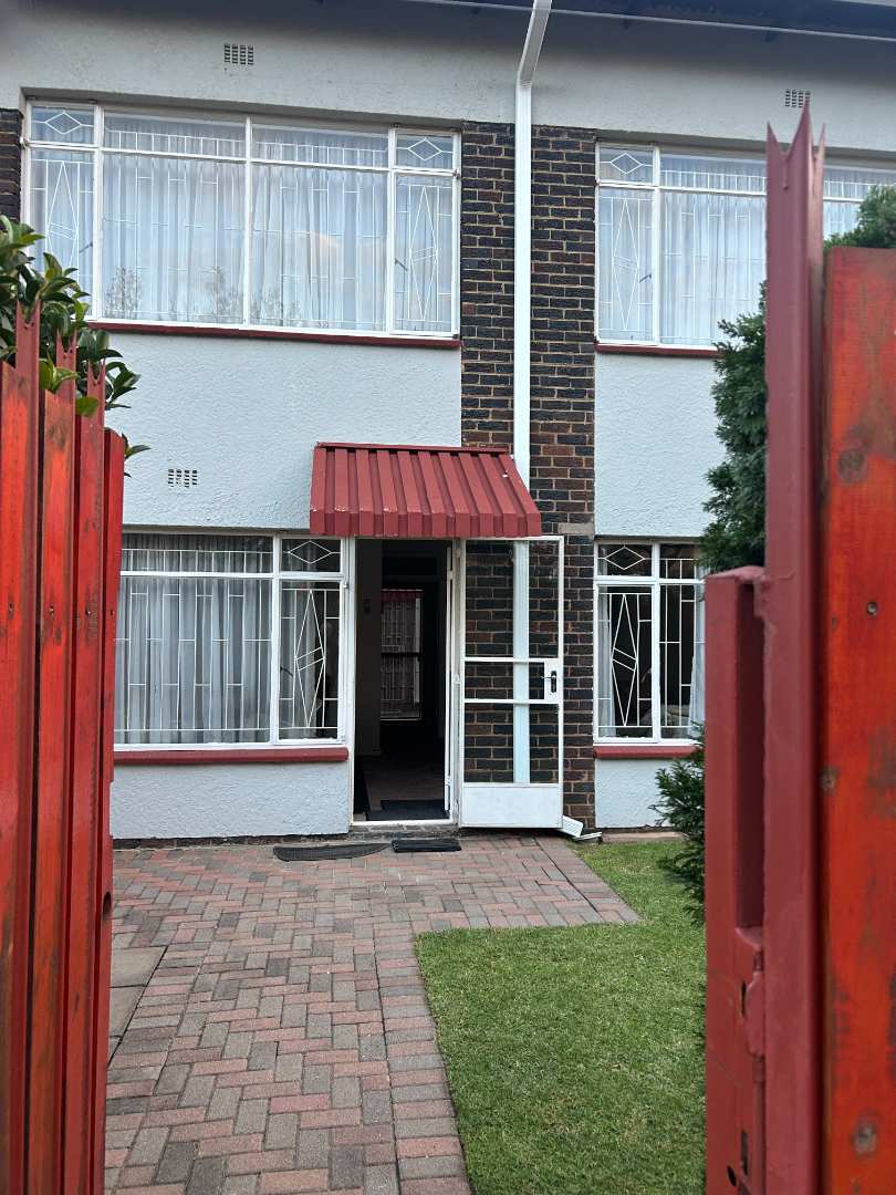 2 Bedroom Property for Sale in Farrarmere Gauteng