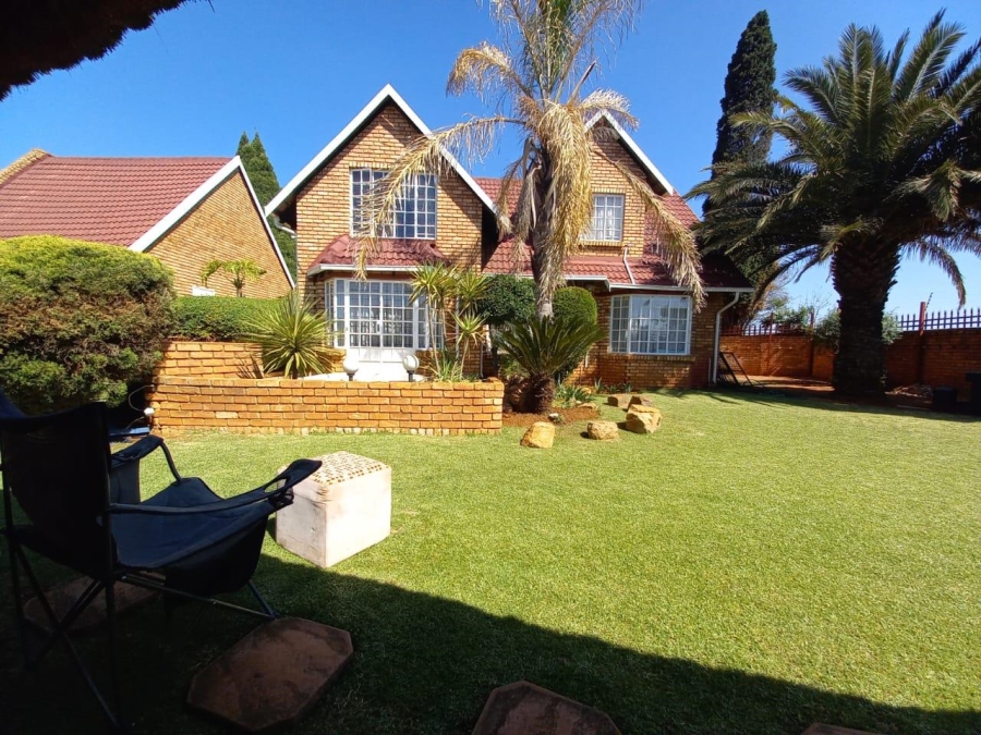 3 Bedroom Property for Sale in Klippoortje Gauteng