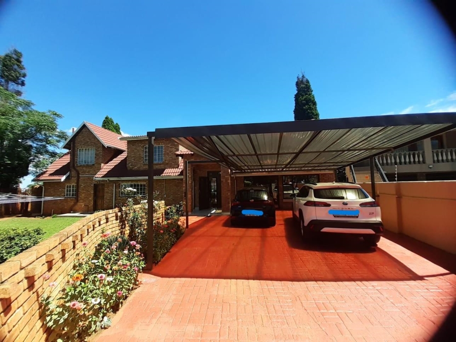 3 Bedroom Property for Sale in Klippoortje Gauteng