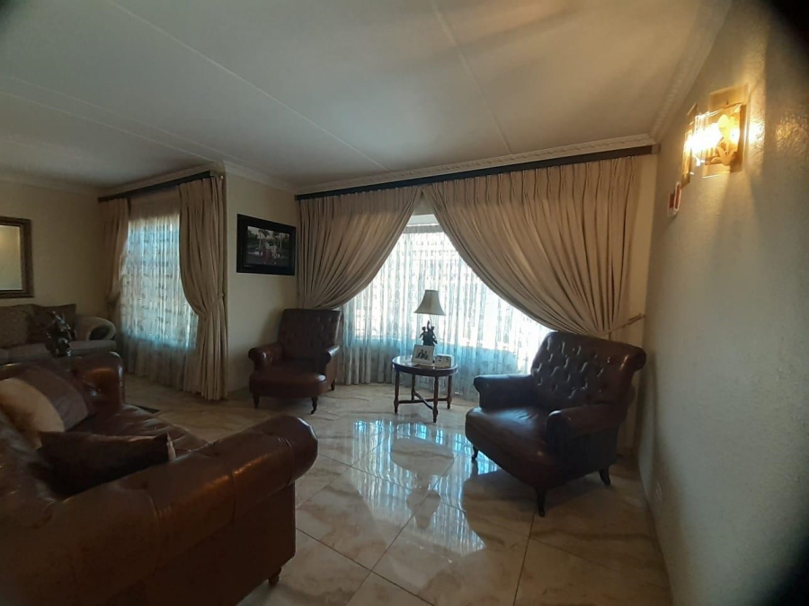 3 Bedroom Property for Sale in Klippoortje Gauteng