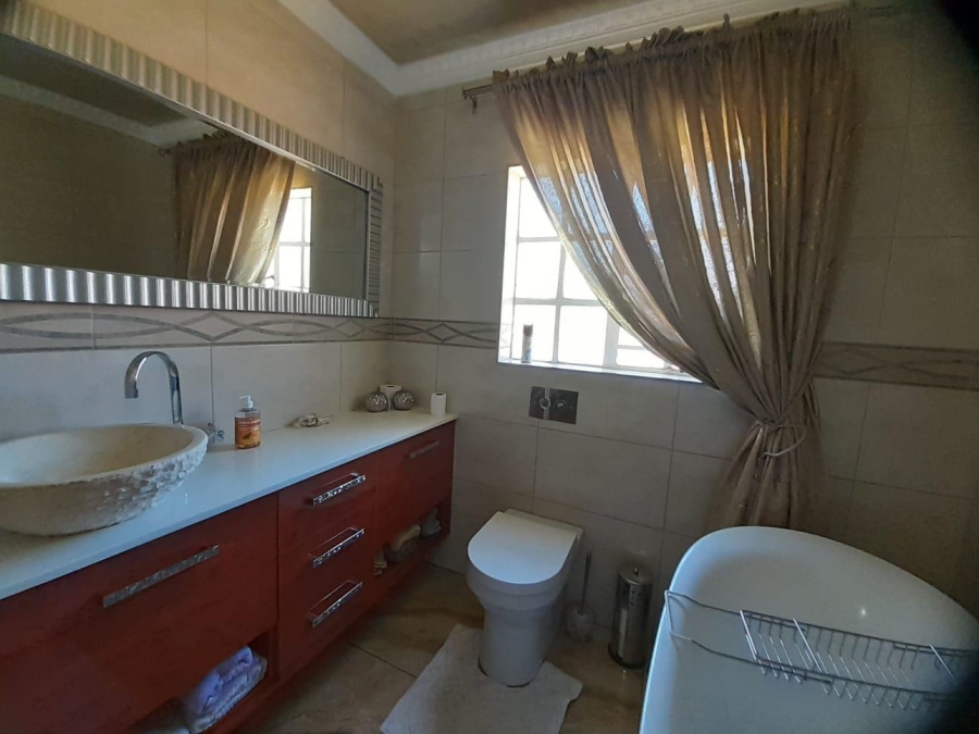 3 Bedroom Property for Sale in Klippoortje Gauteng