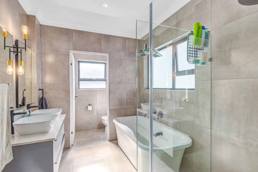 3 Bedroom Property for Sale in Bryanston Gauteng