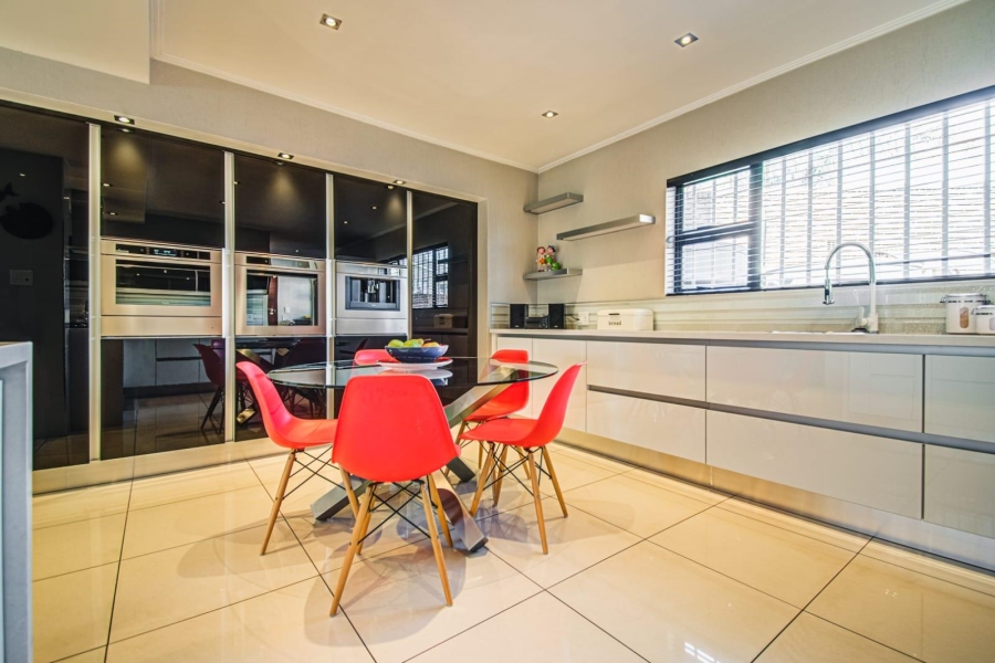 6 Bedroom Property for Sale in Terenure Gauteng