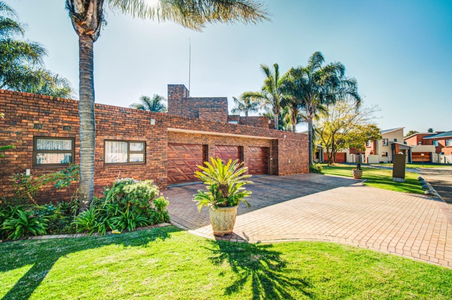 6 Bedroom Property for Sale in Terenure Gauteng