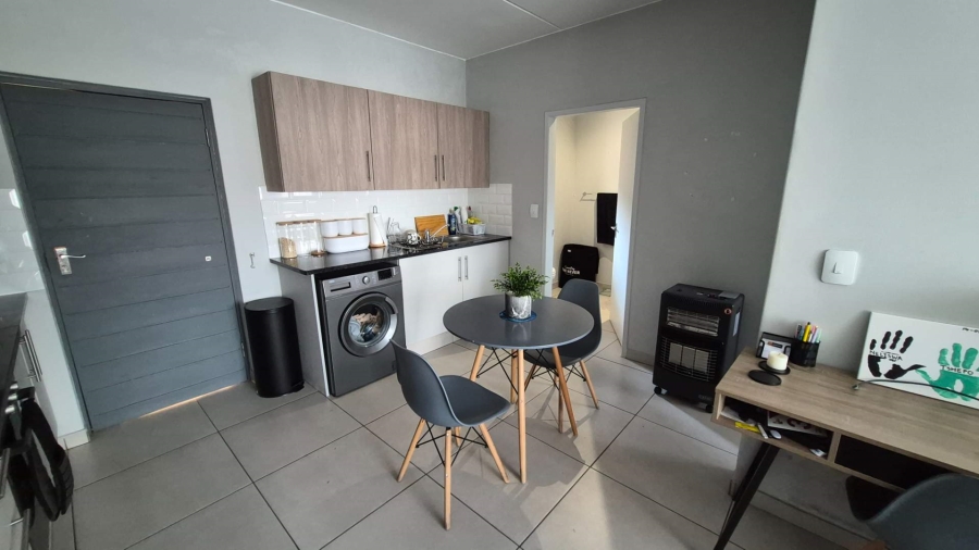 1 Bedroom Property for Sale in Rembrandt Park Gauteng