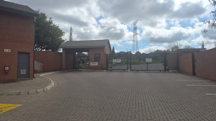 1 Bedroom Property for Sale in Rembrandt Park Gauteng