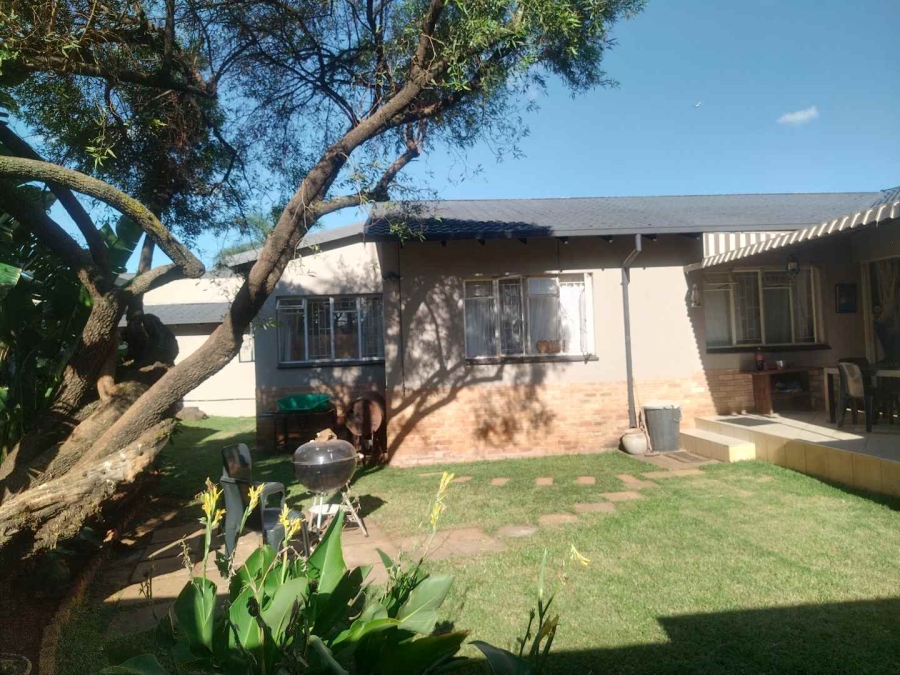 3 Bedroom Property for Sale in Florauna Gauteng