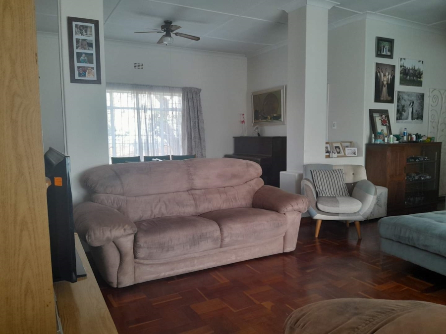 4 Bedroom Property for Sale in Linmeyer Gauteng