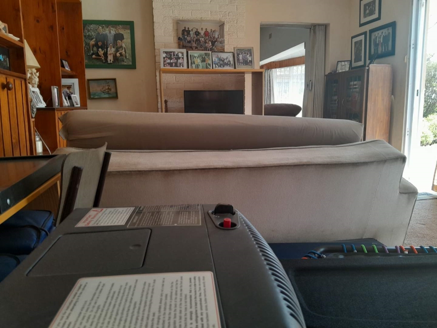 4 Bedroom Property for Sale in Linmeyer Gauteng