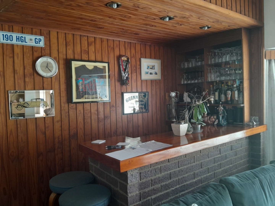 4 Bedroom Property for Sale in Linmeyer Gauteng