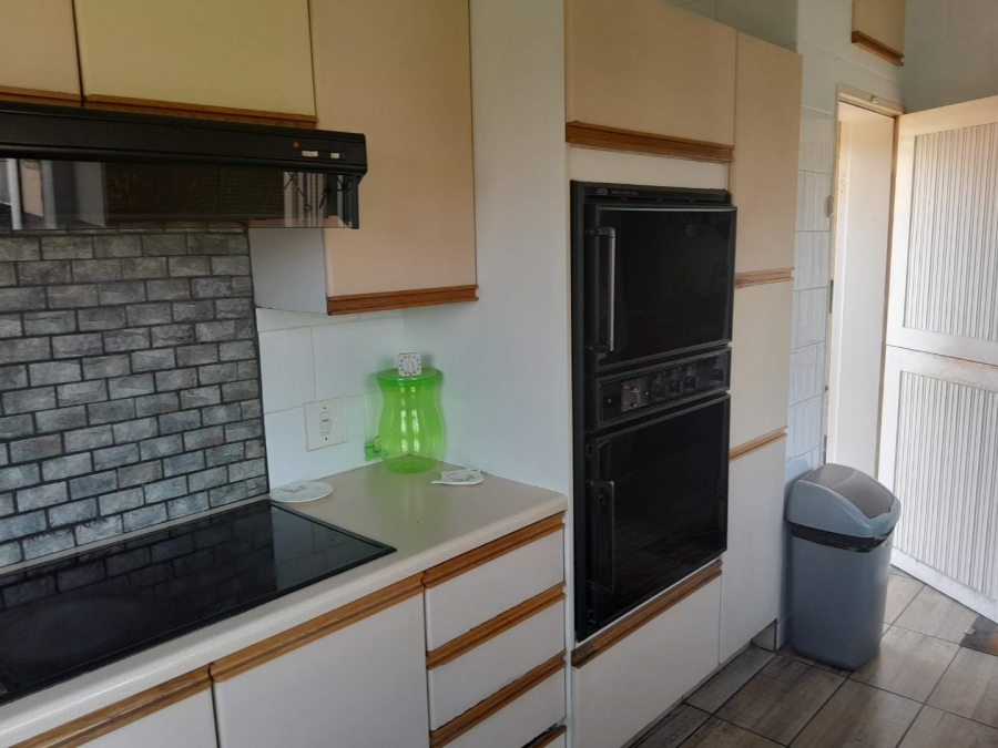 4 Bedroom Property for Sale in Linmeyer Gauteng