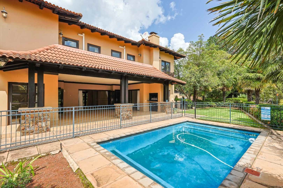 5 Bedroom Property for Sale in Waterkloof Ridge Gauteng