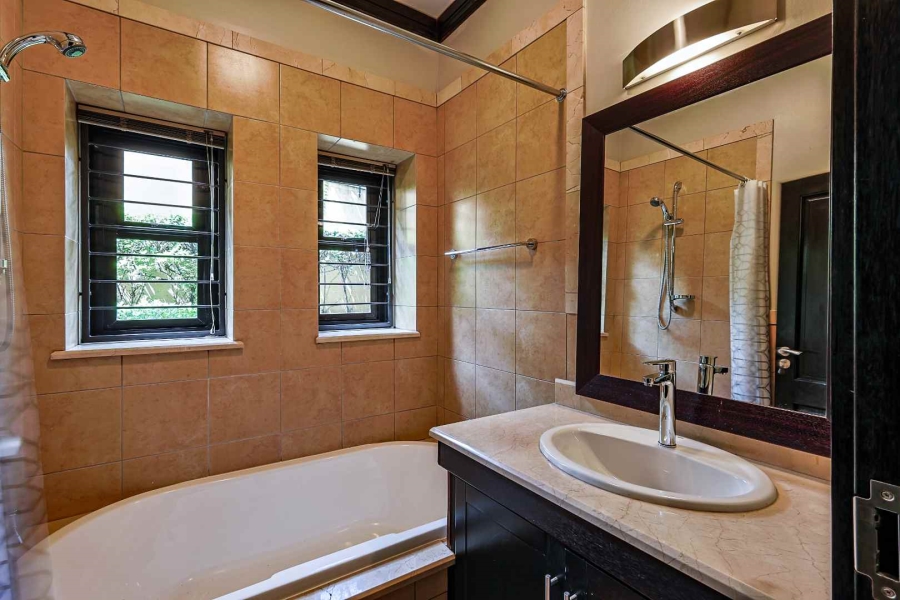 5 Bedroom Property for Sale in Waterkloof Ridge Gauteng