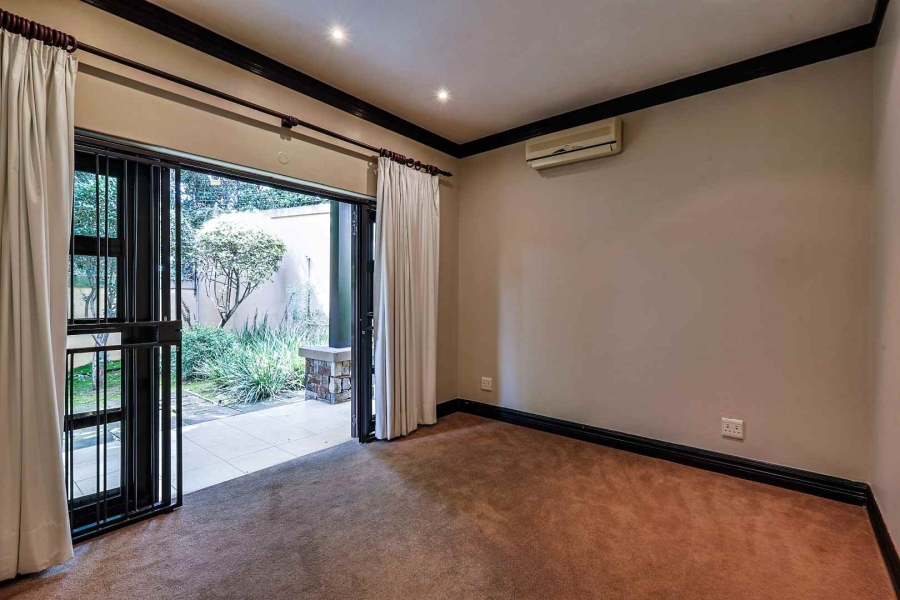 5 Bedroom Property for Sale in Waterkloof Ridge Gauteng